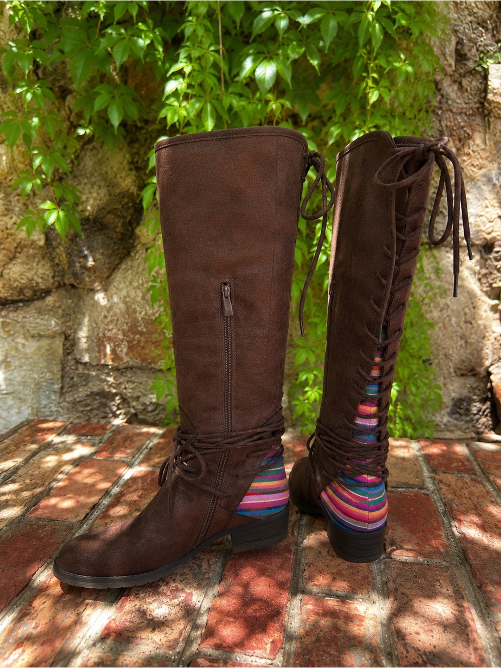 VERY VOLATILE Rainbow Inset Lace Up Festival Boots, 10